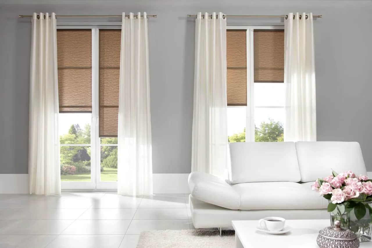 Idealny karnisz na okno 150 cm? Długość, typ, styl poradnik