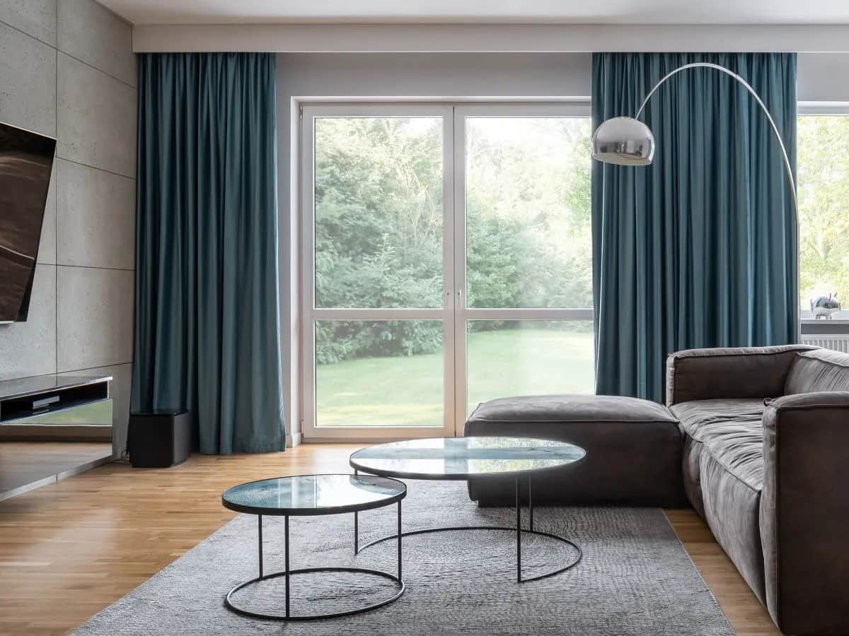 Jak zamontować szyny sufitowe? Poradnik krok po kroku